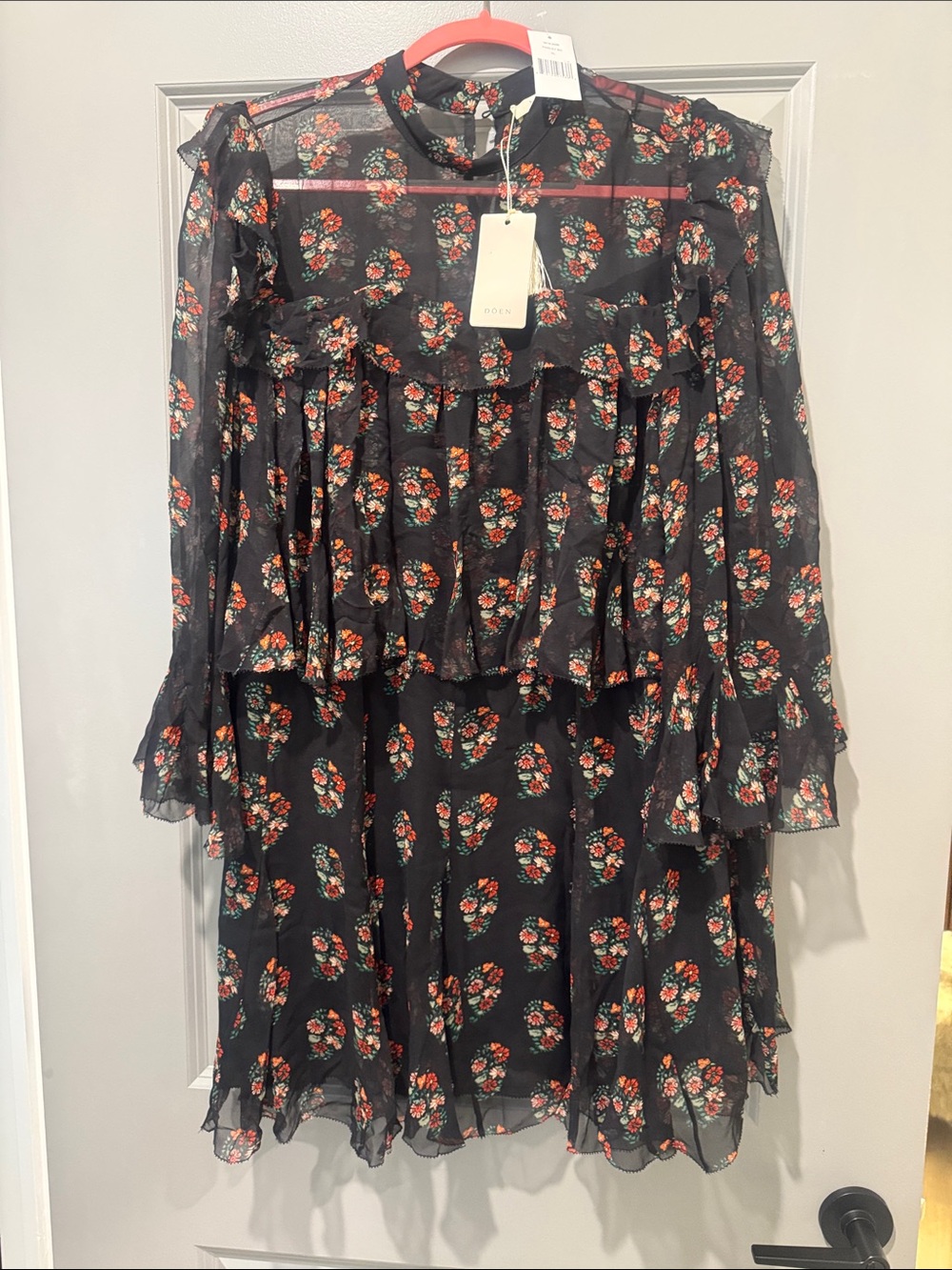 Doen Black Floral Ruffled Long-Sleeve Dress